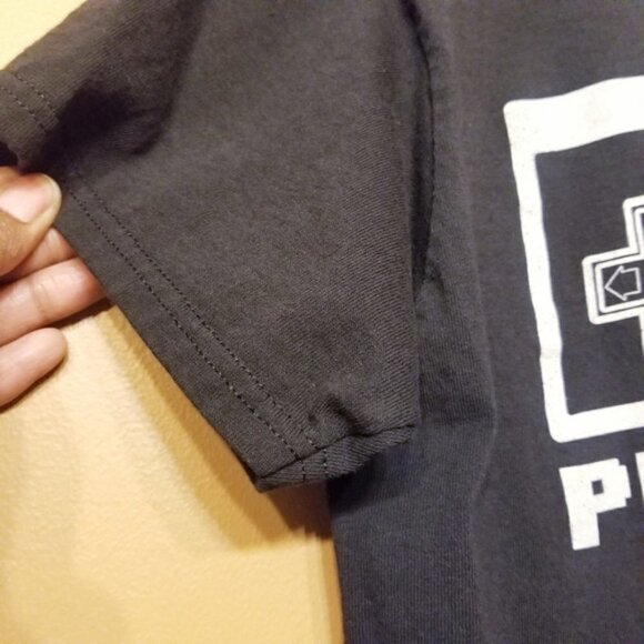 Nintendo Entertainment Center | Men's Black Graphic Tee (Size Medium) - Picture 5 of 7